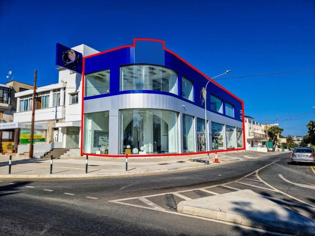 320m2 Commercial property in Paphos, Cyprus No. 37981