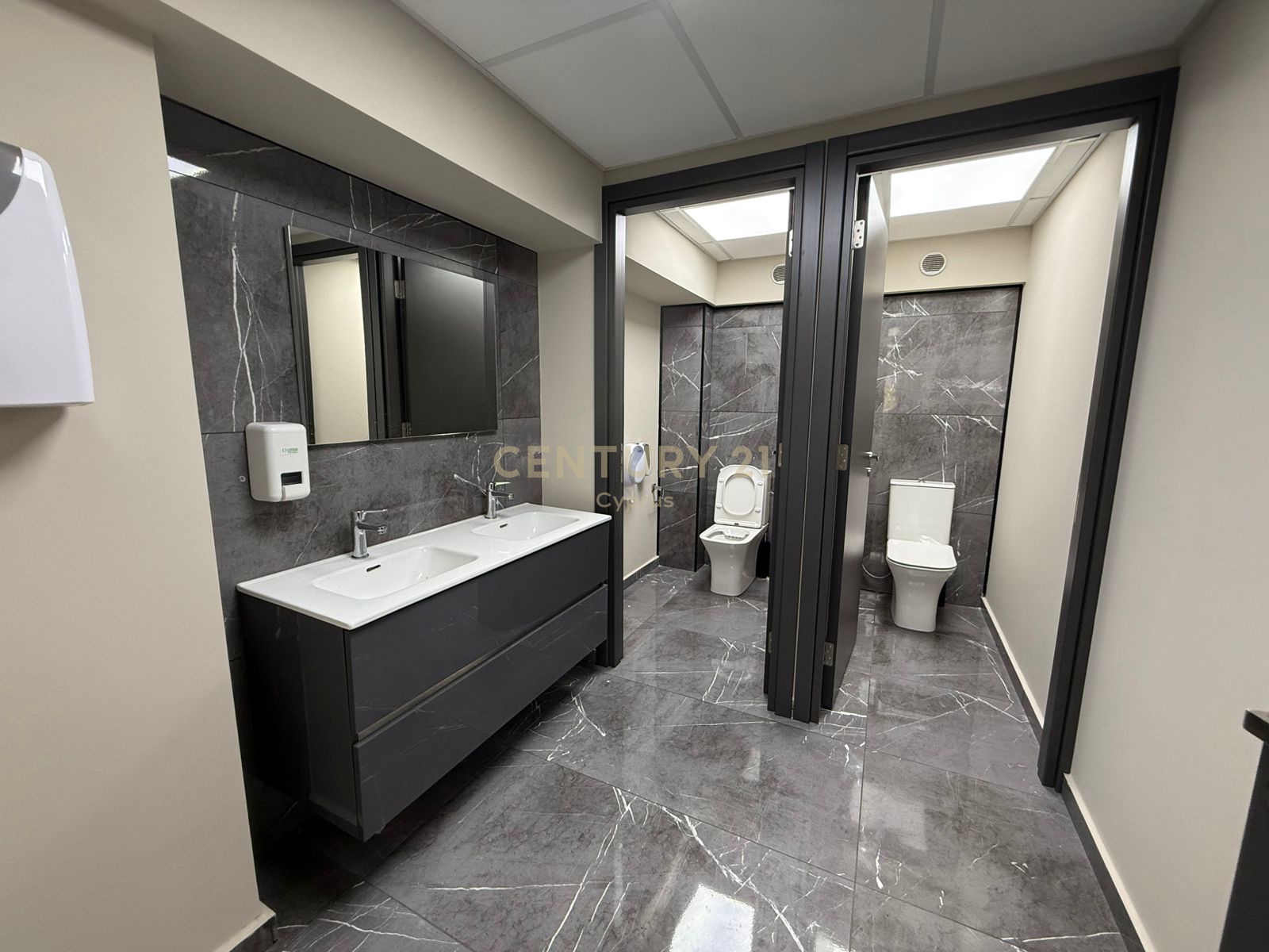 370m2 Bureau à Zakaki, Limassol, Chypre No. 55834