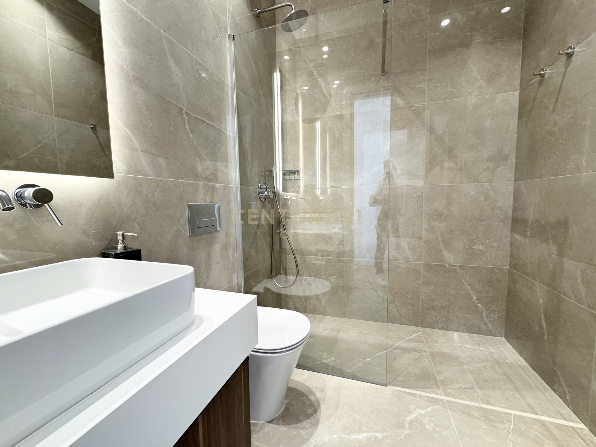 1 bedroom Apartment in Agios Tychonas, Limassol, Cyprus No. 55596