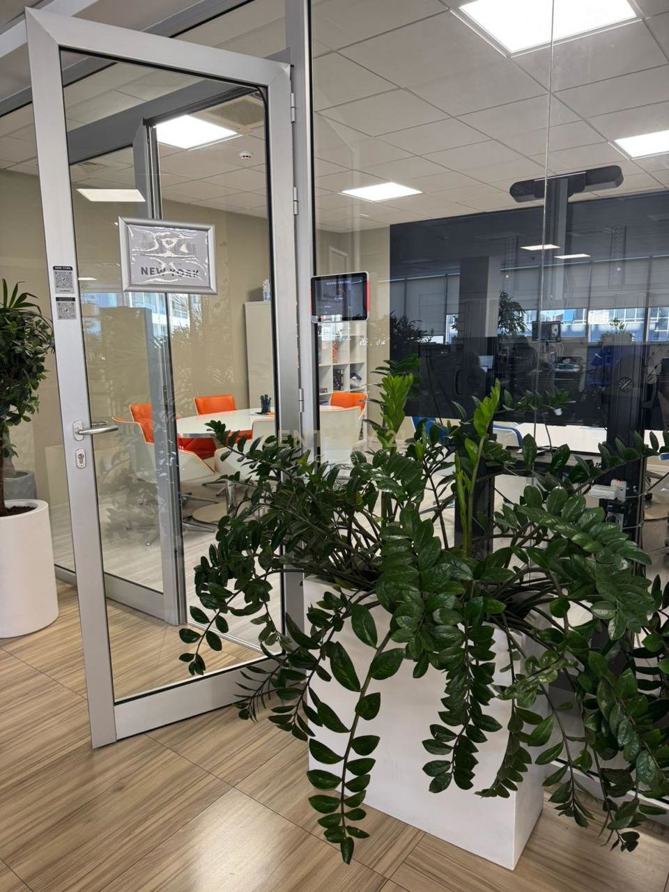 950m2 Bureau à Agios Athanasios, Limassol, Chypre No. 55600