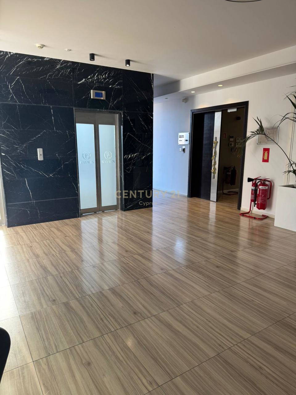 950m2 Bureau à Agios Athanasios, Limassol, Chypre No. 55600