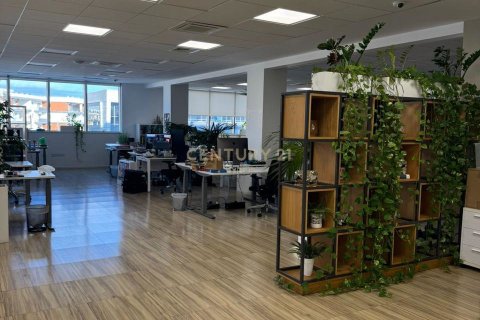 950m2 Oficina en Agios Athanasios, Limassol, Chipre No. 55600