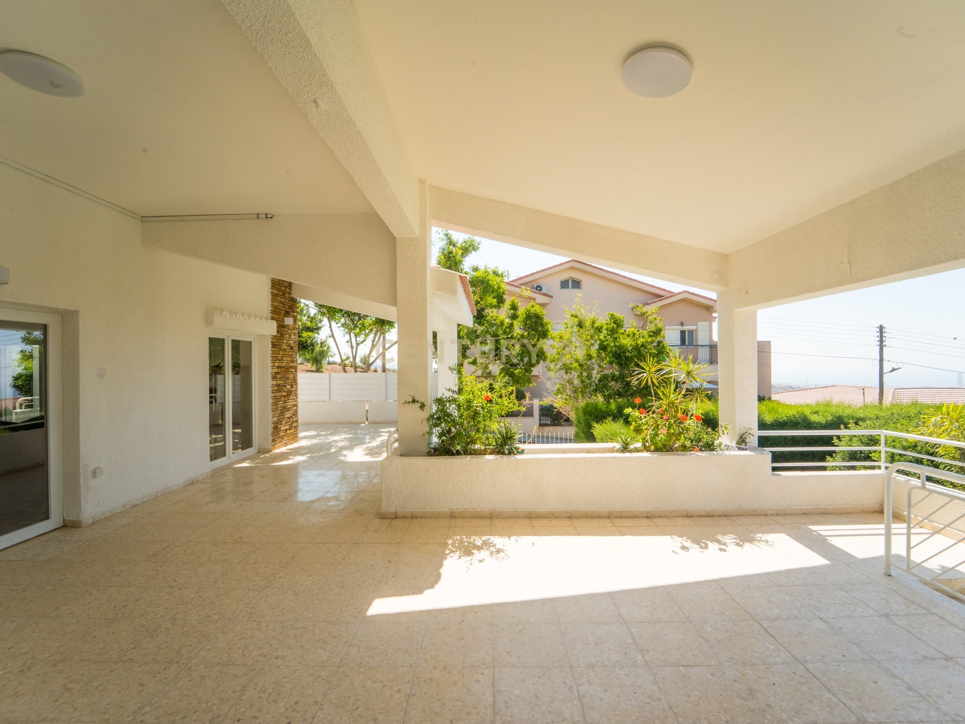 4 bedrooms Villa in Limassol, Cyprus No. 57142