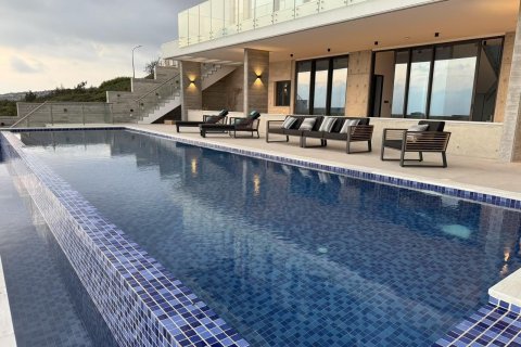 4 bedrooms Villa in Pegeia, Paphos, Cyprus No. 46304