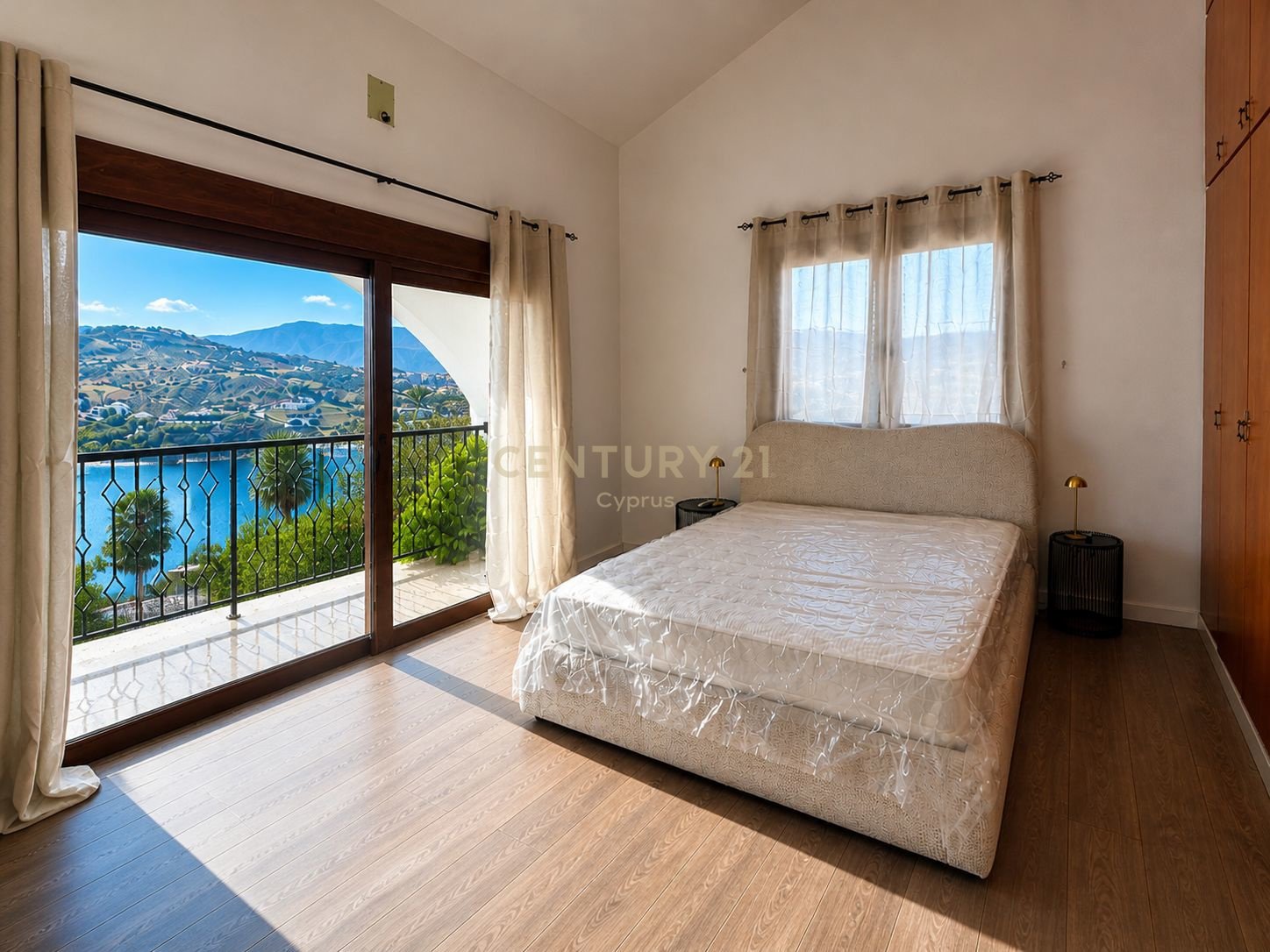 5 bedrooms Villa in Foinikaria, Limassol, Cyprus No. 57409