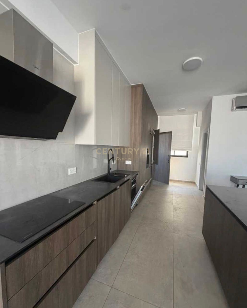 3 bedrooms Apartment in Limassol, Cyprus No. 57413