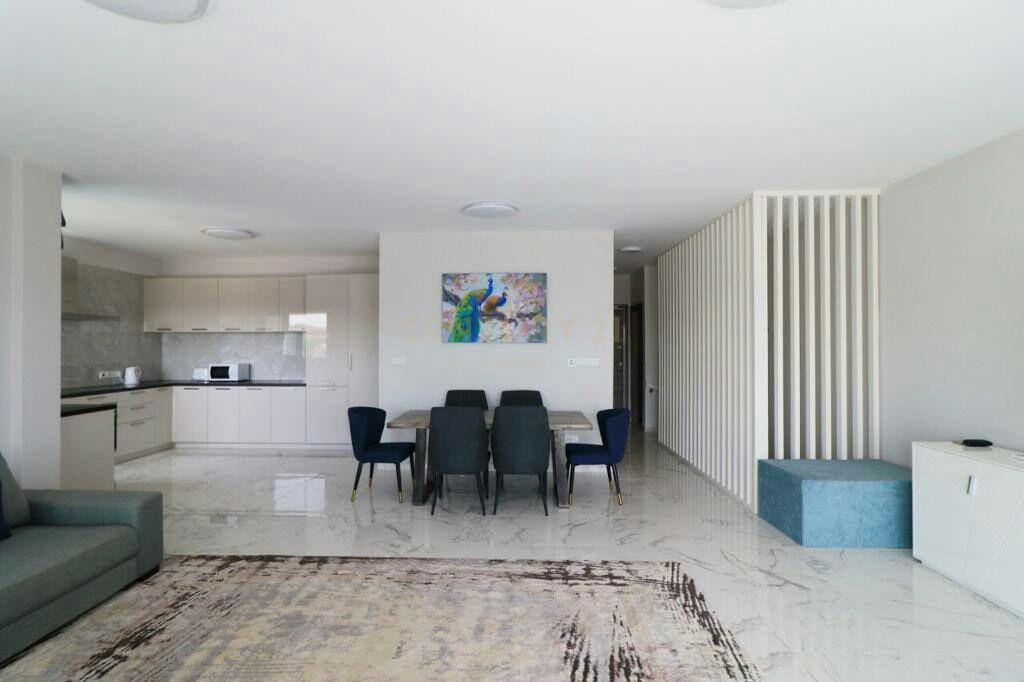 4 bedrooms Apartment in Agios Tychonas, Limassol, Cyprus No. 31816