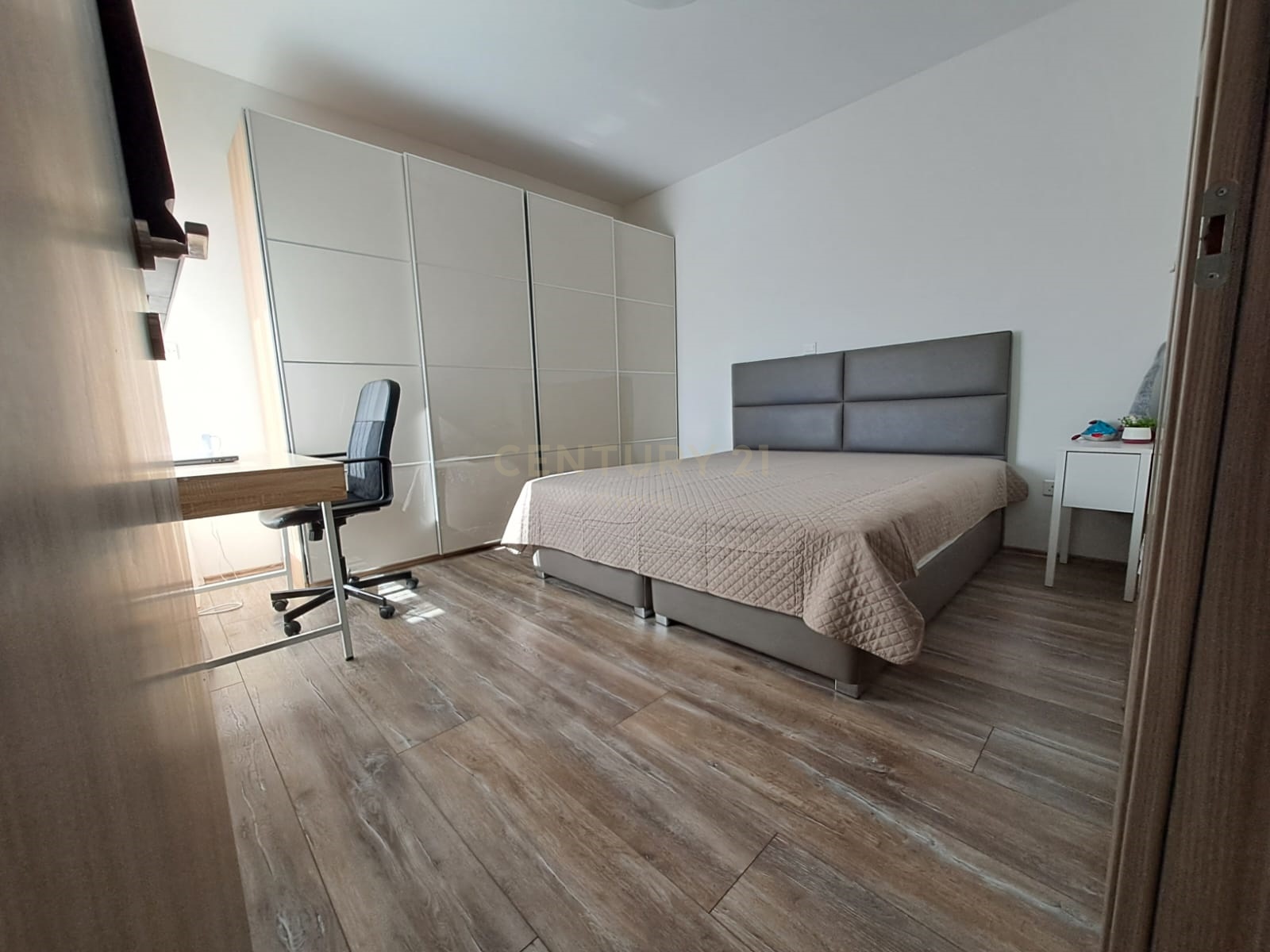 4 bedrooms Apartment in Agios Tychonas, Limassol, Cyprus No. 31816