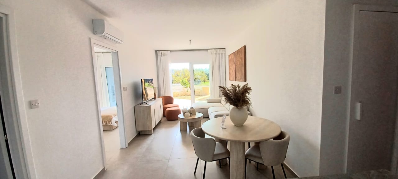 2 bedrooms Apartment in Paphos, Cyprus No. 36045