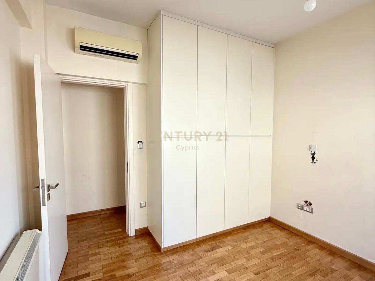 3 bedrooms Apartment in Limassol, Cyprus No. 55247