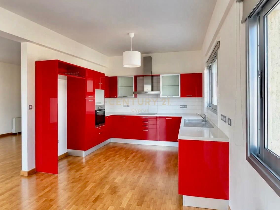 3 bedrooms Apartment in Limassol, Cyprus No. 55247
