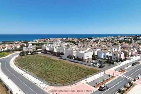 4 bedrooms Villa in Paralimni, Ammochostos, Cyprus No. 35848