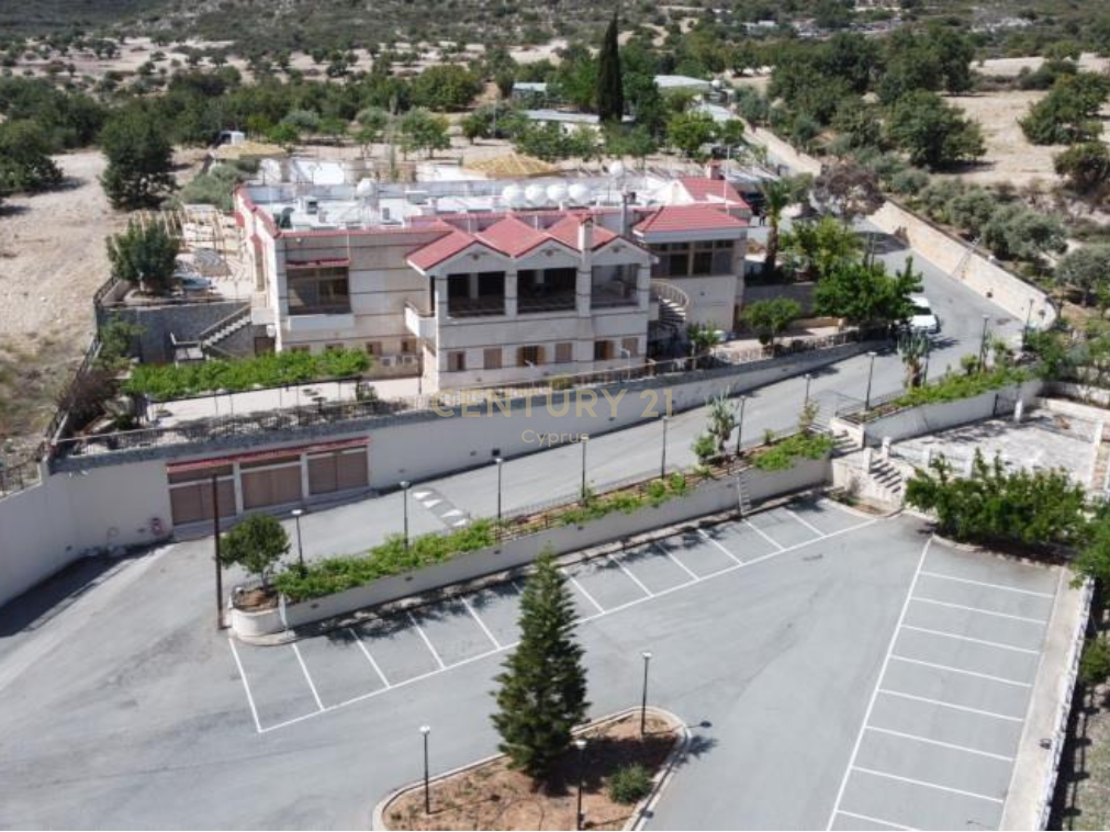 550m2 Cafetería / restaurante en Paramytha, Limassol, Chipre No. 53657