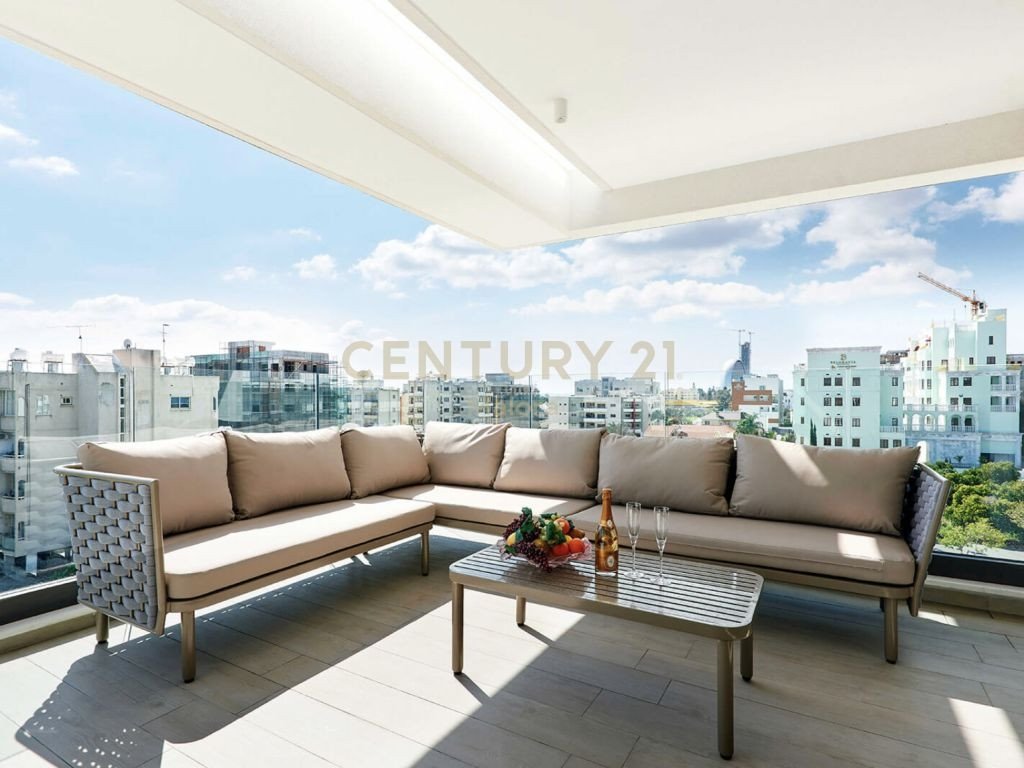 3 bedrooms Penthouse in Germasogeia, Limassol, Cyprus No. 55812