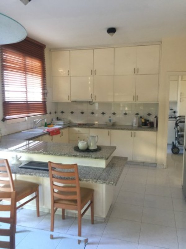 4 bedrooms Villa in Limassol, Cyprus No. 38364