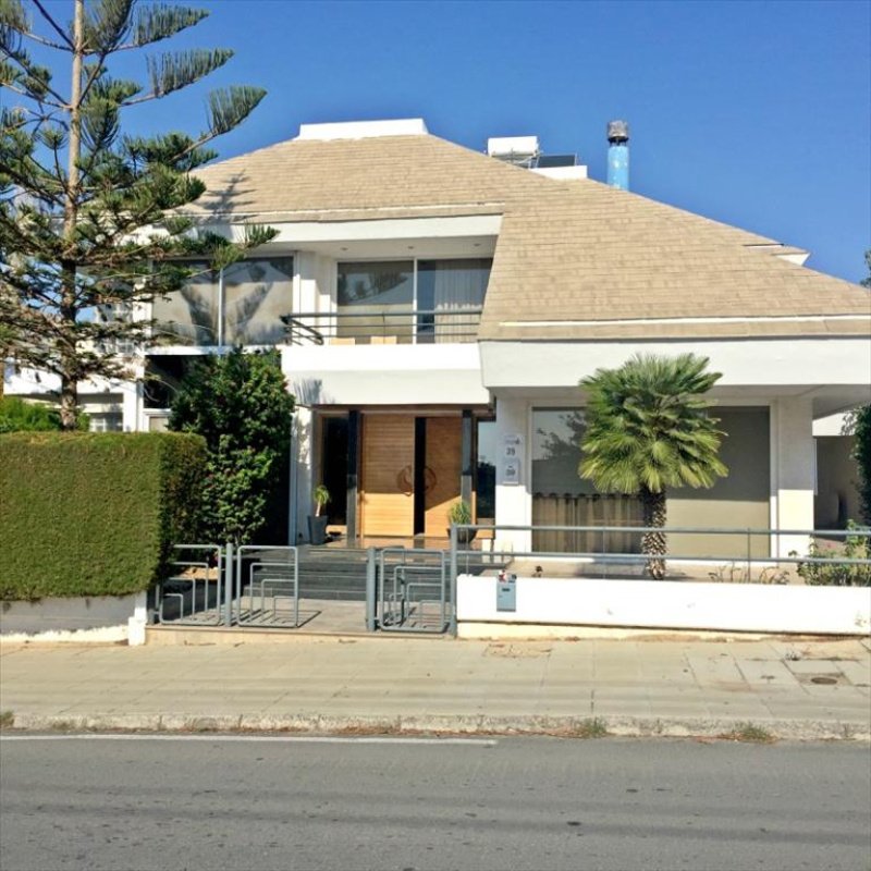 4 bedrooms Villa in Limassol, Cyprus No. 38364