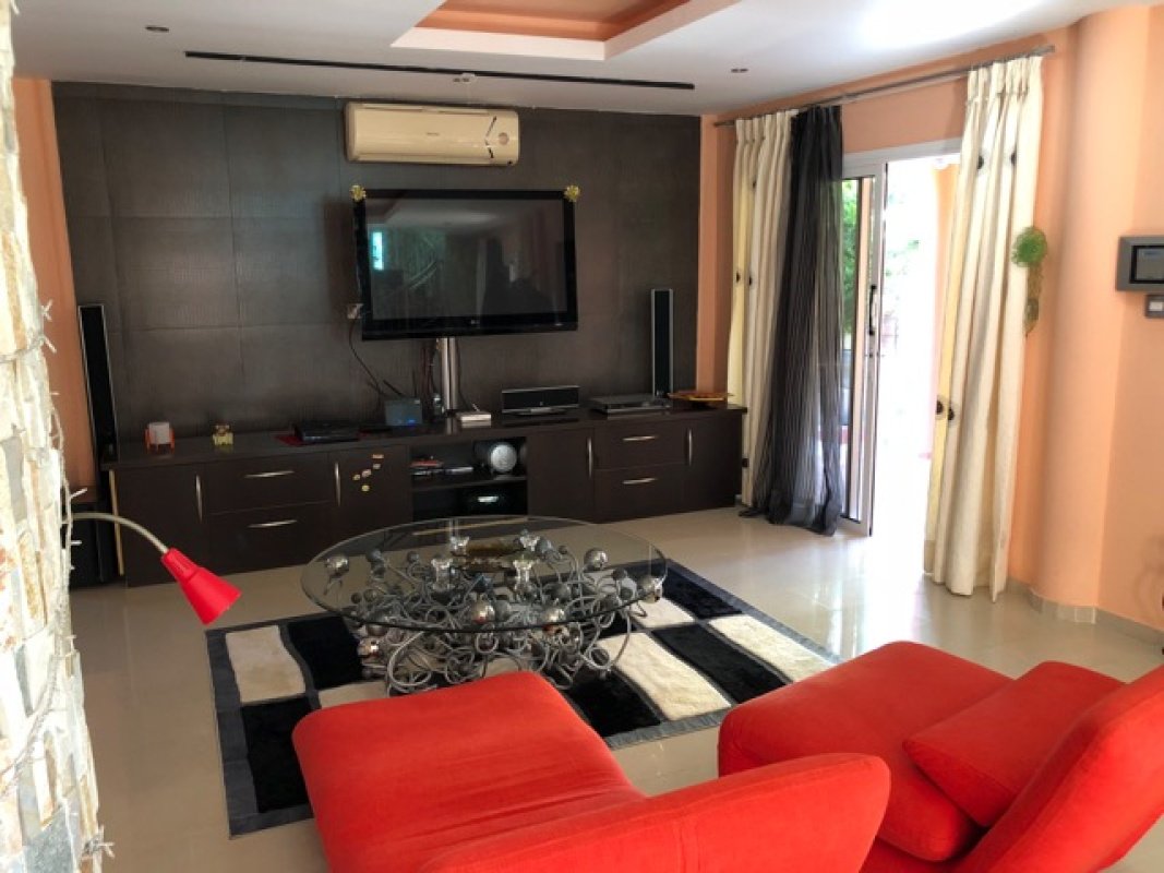 4 bedrooms Villa in Limassol, Cyprus No. 38352
