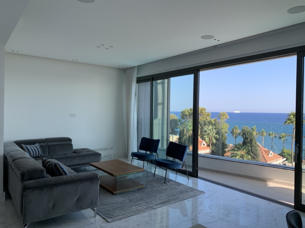 3 bedrooms Apartment in Limassol, Cyprus No. 38674