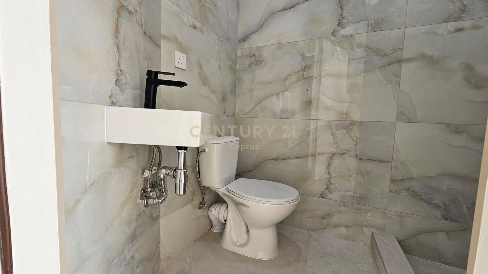72m2 Oficina en Limassol, Chipre No. 53561