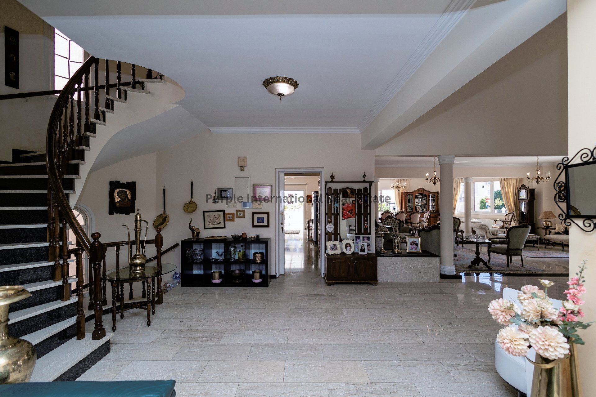7 bedrooms Villa in Larnaca, Larnaka, Cyprus No. 35058