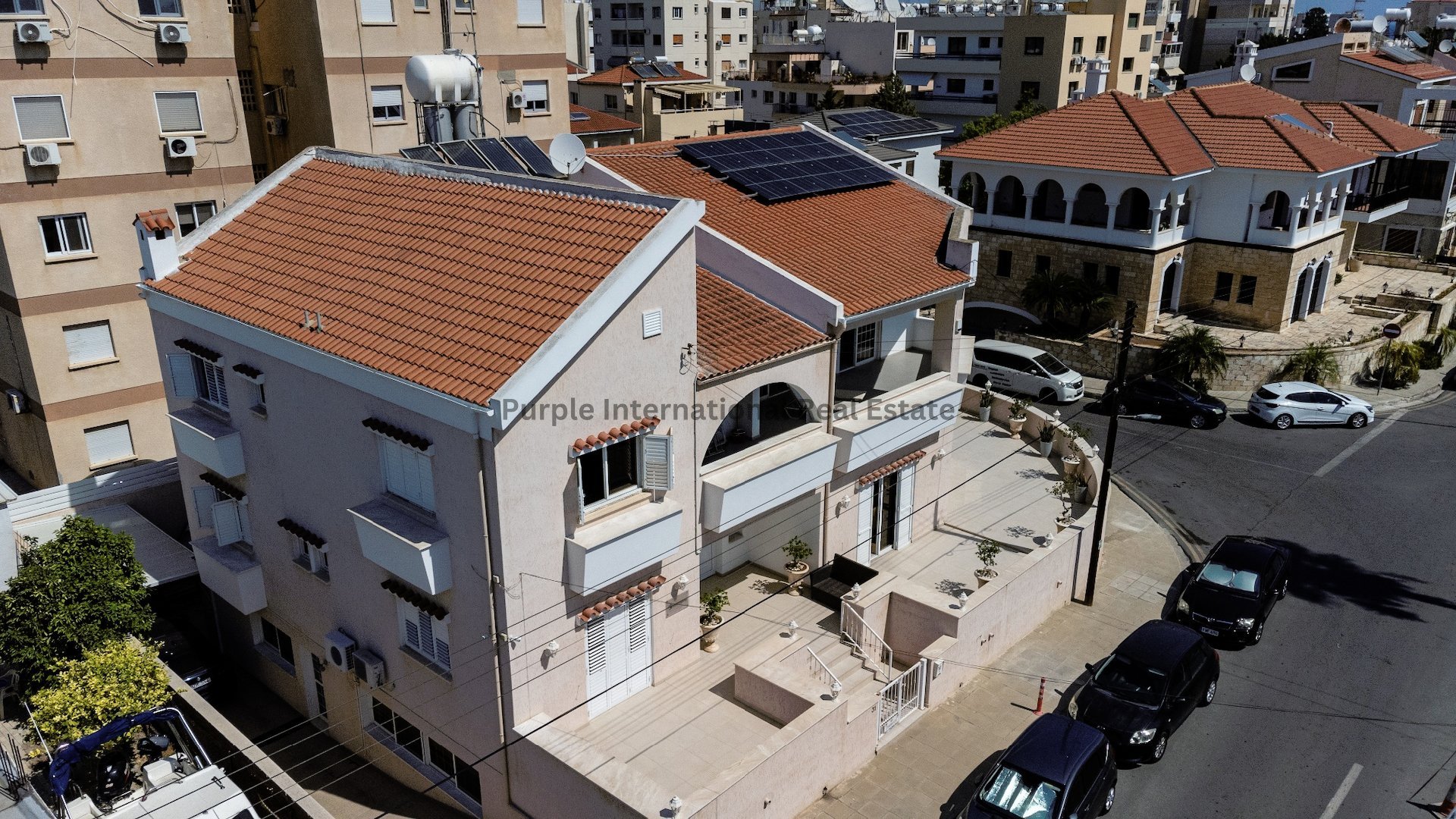 7 bedrooms Villa in Larnaca, Larnaka, Cyprus No. 35058