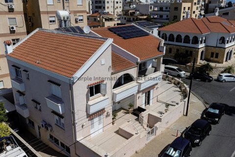 7 bedrooms Villa in Larnaca, Larnaka, Cyprus No. 35058