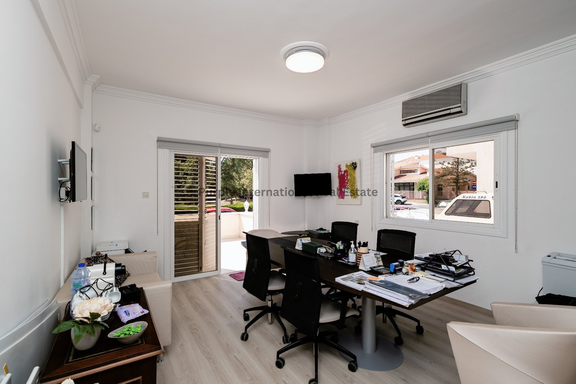 7 bedrooms Villa in Larnaca, Larnaka, Cyprus No. 35058