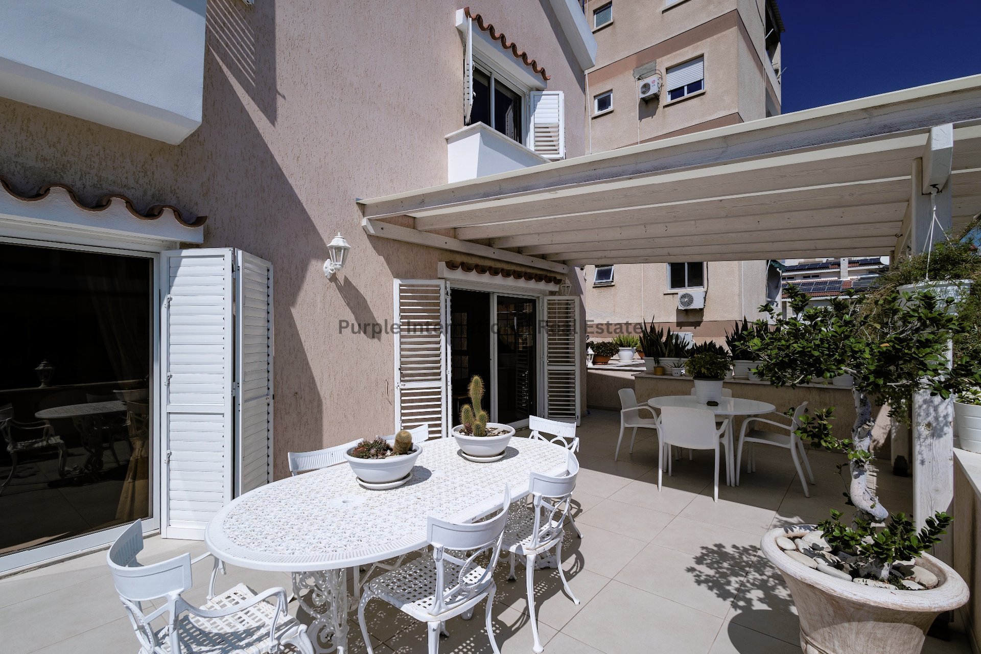 7 bedrooms Villa in Larnaca, Larnaka, Cyprus No. 35058