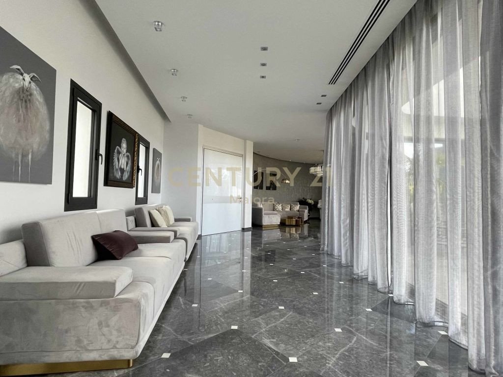 5 bedrooms Villa in Germasogeia, Limassol, Cyprus No. 55723