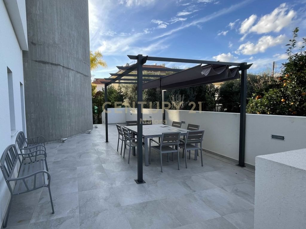 5 bedrooms Villa in Germasogeia, Limassol, Cyprus No. 55723