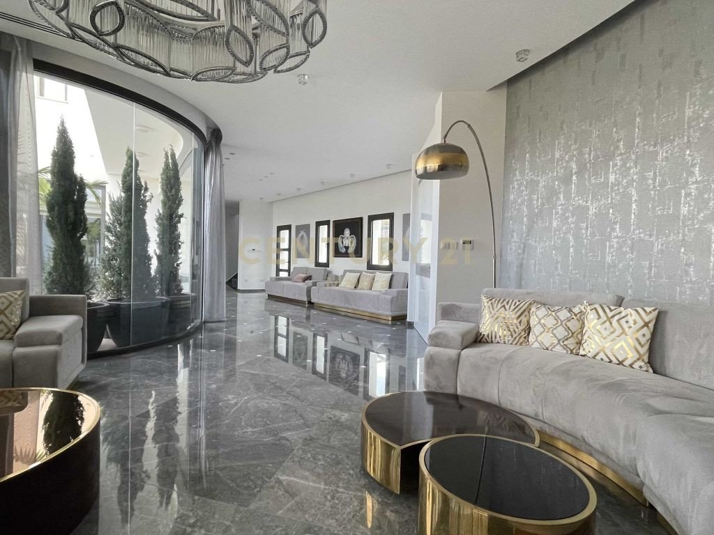 5 bedrooms Villa in Germasogeia, Limassol, Cyprus No. 55723